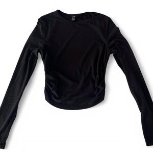 Black Fitted Crop Long Sleeve Tee